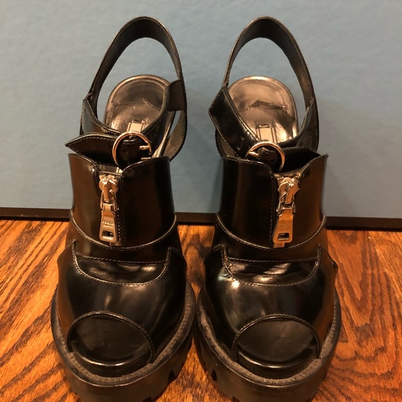 Prada runway shoes - Picture 1 of 2